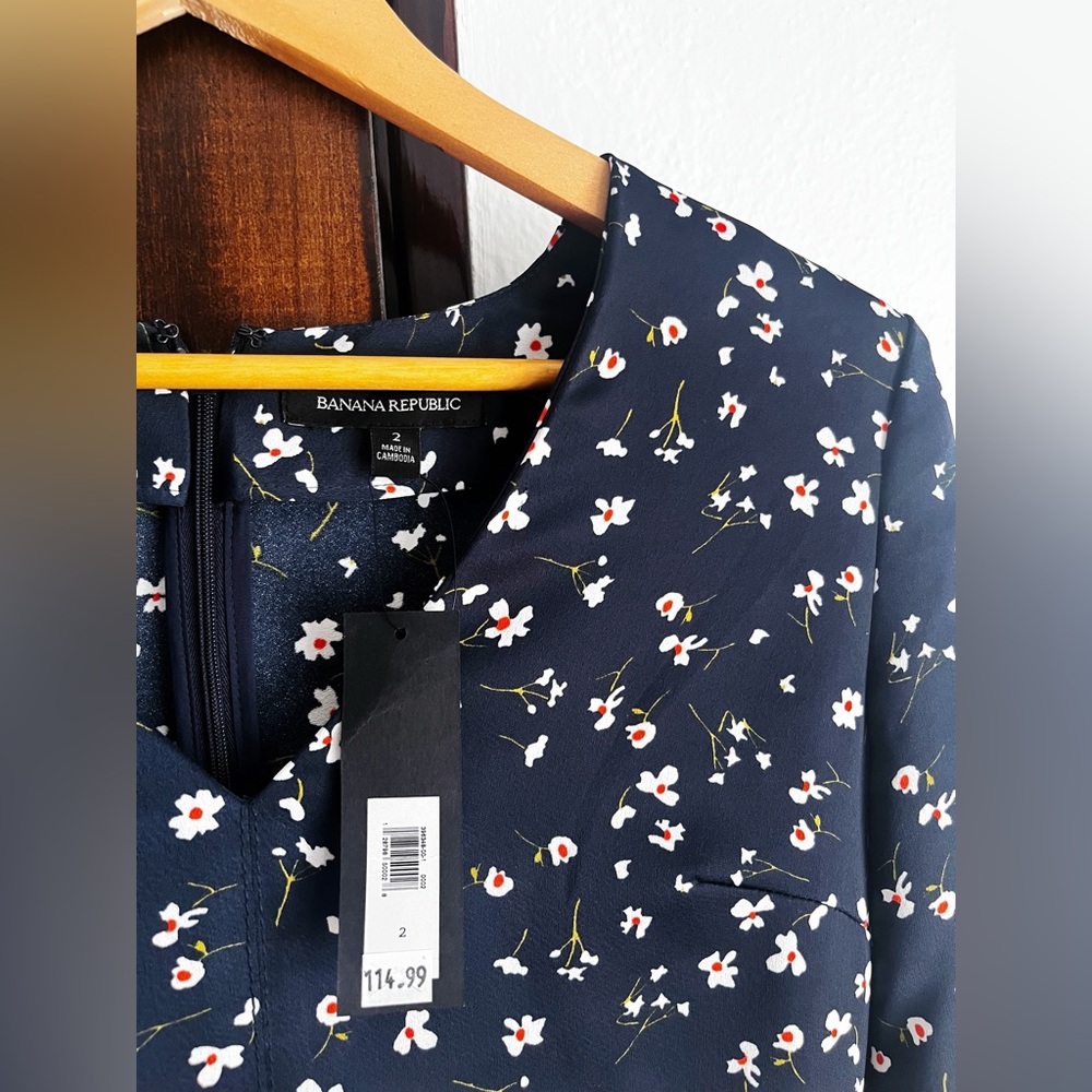 NWT Banana Republic Navy & White Floral Fit & Flare Dress With Pockets 🤍 - Picture 4 of 5